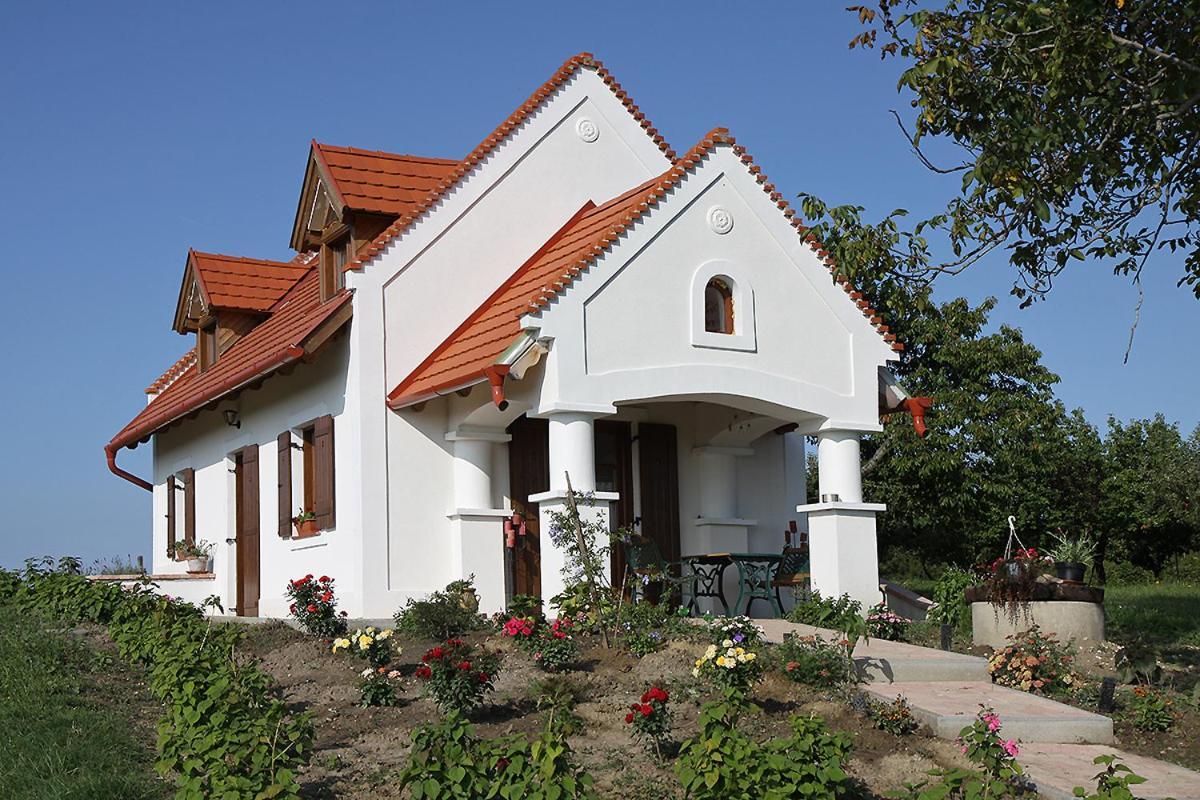 Casa Beata Villa Lesencetomaj Dış mekan fotoğraf