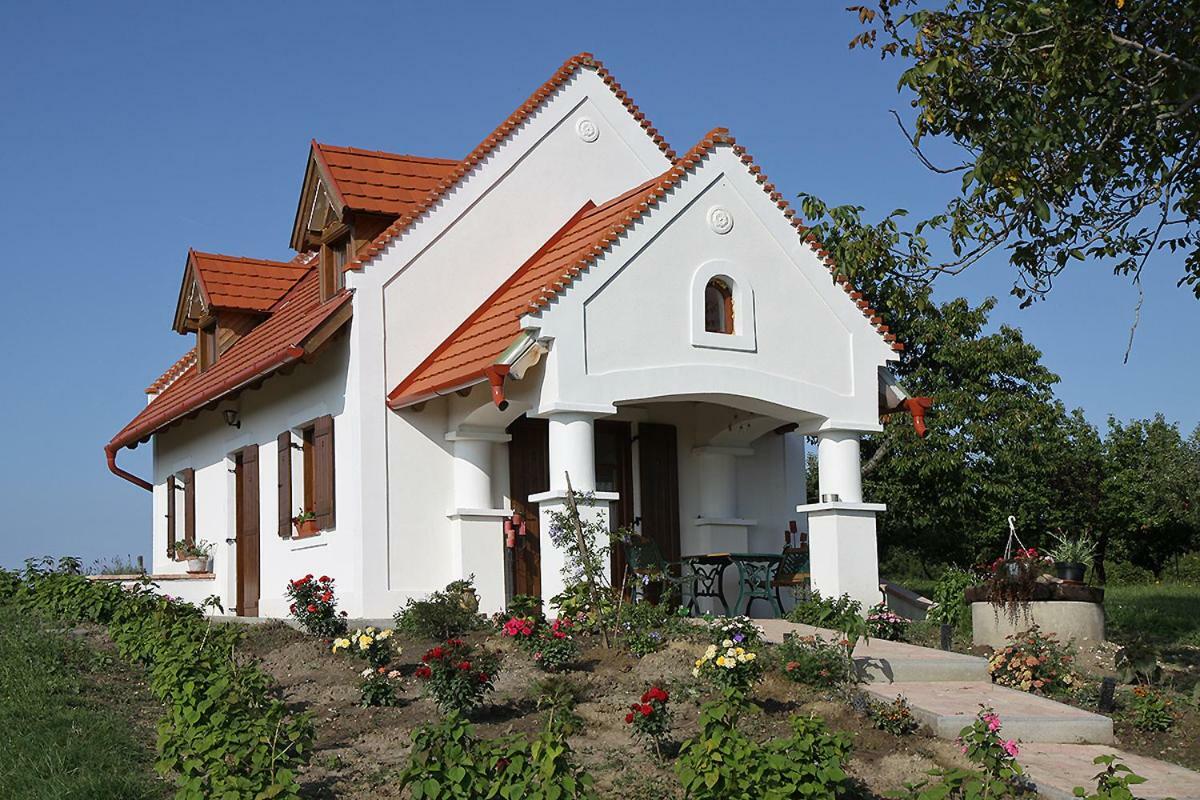 Casa Beata Villa Lesencetomaj Dış mekan fotoğraf